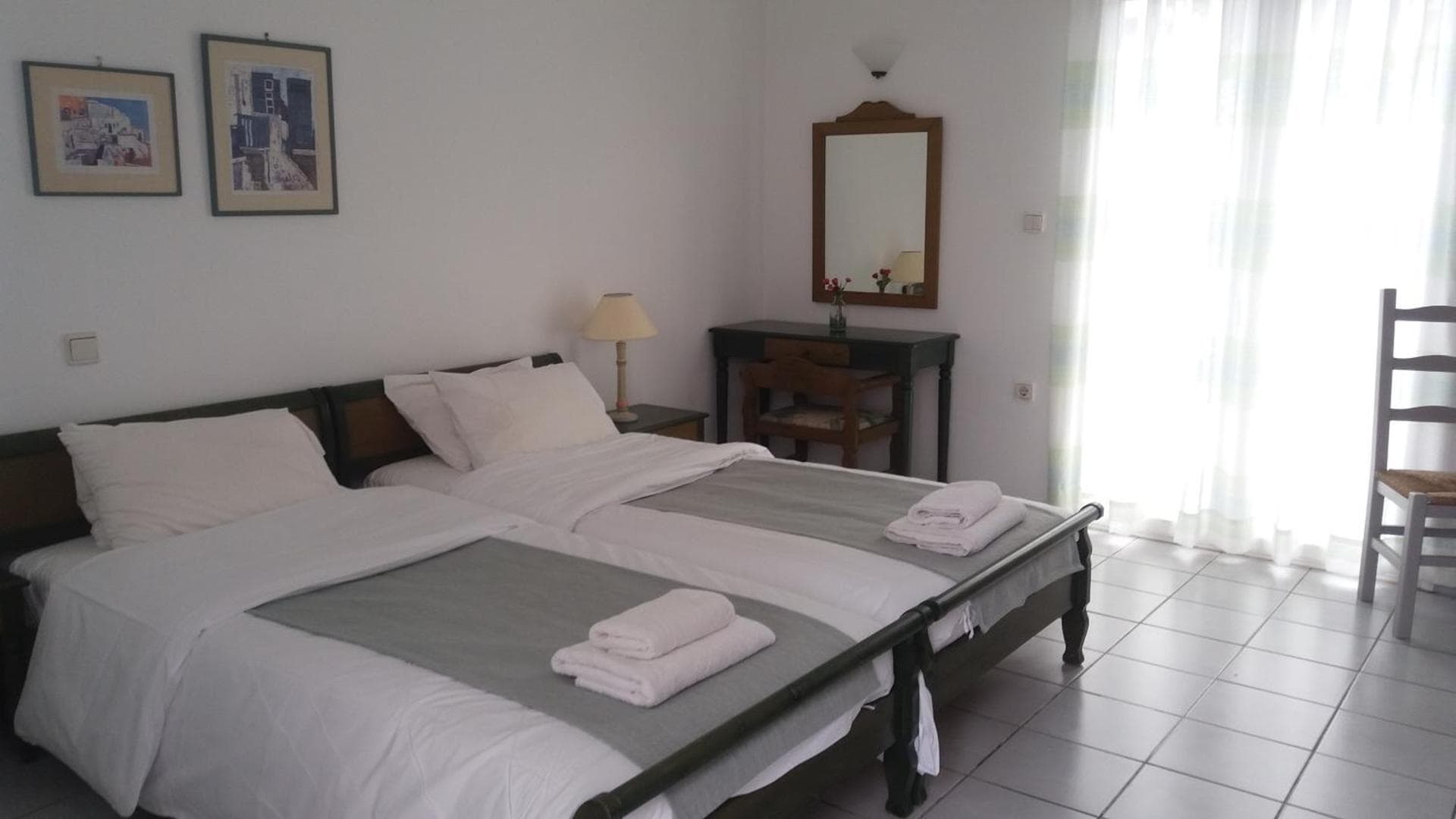 Studio (2 Adults)