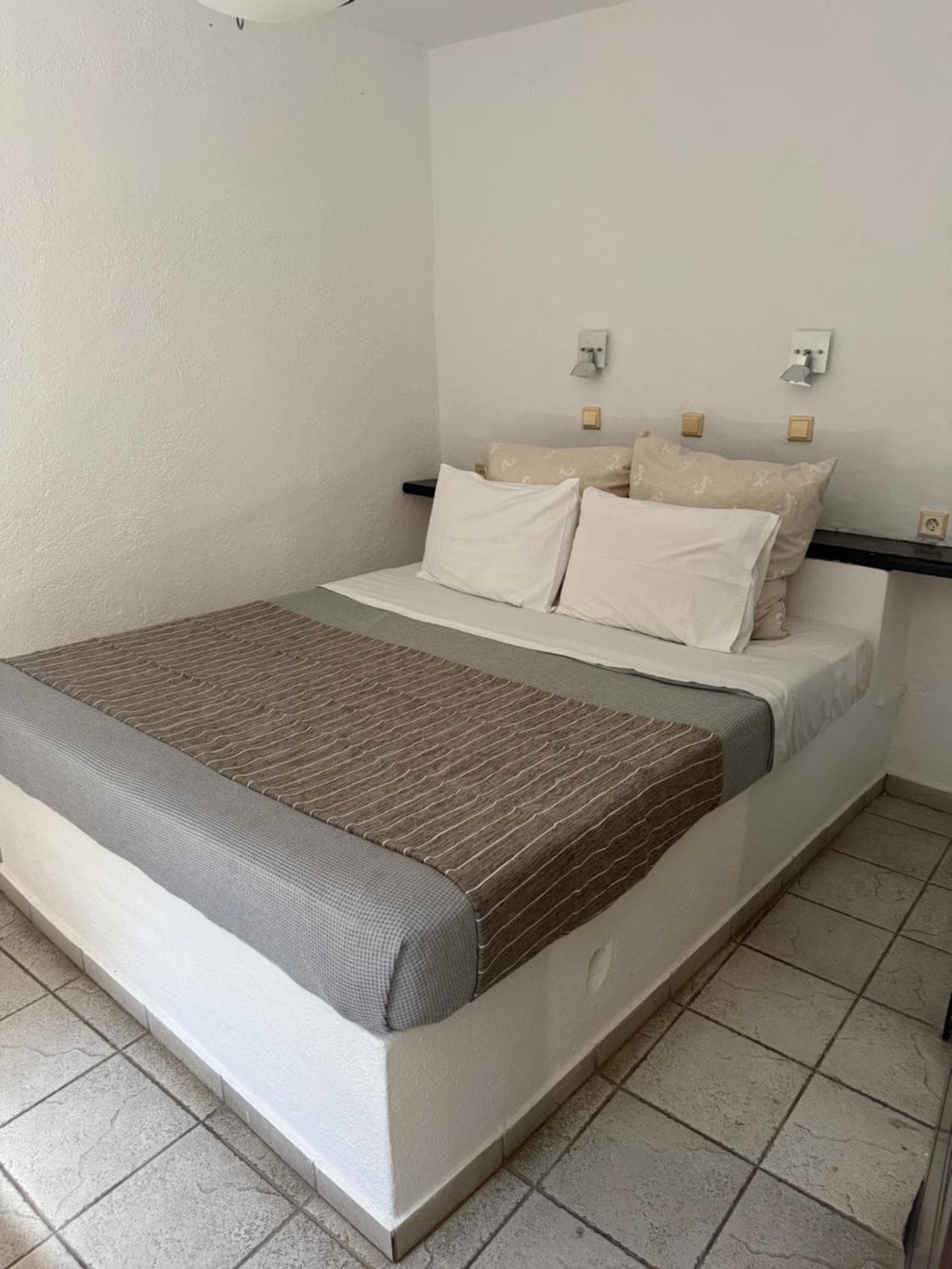 TRADITIONAL SUITE WITH CALDERA VIEW & SHARED POOL