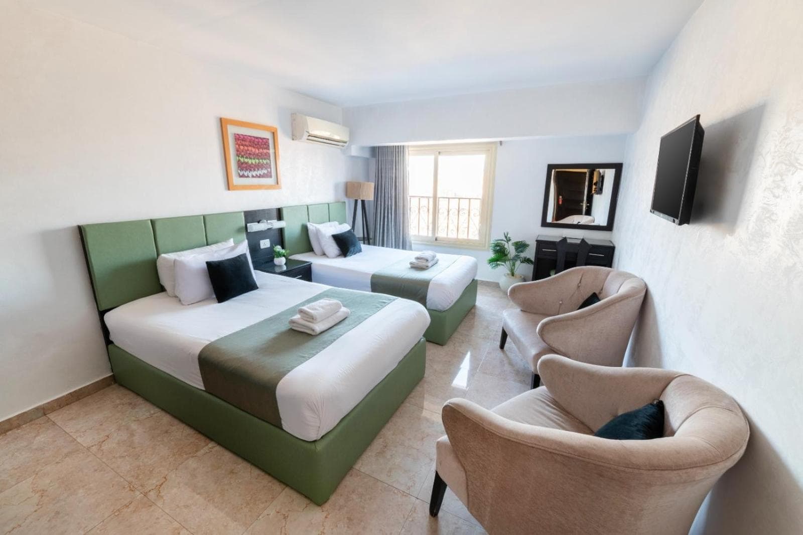 Deluxe Family Suite