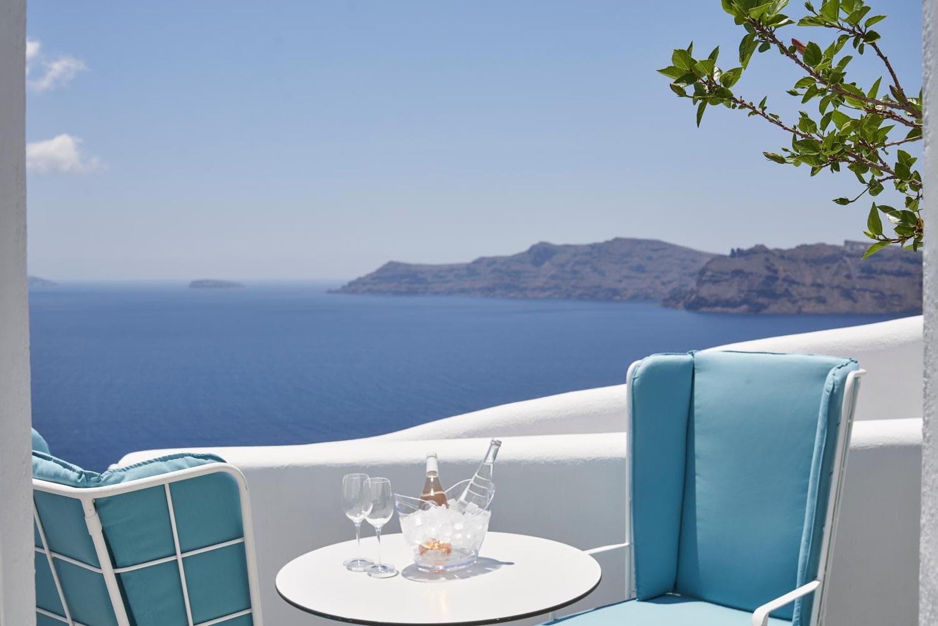 Junior Suite with Caldera View