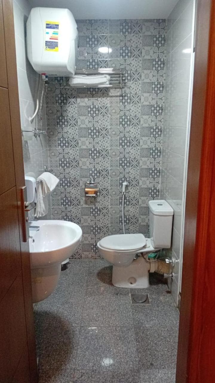 Standard Queen Room