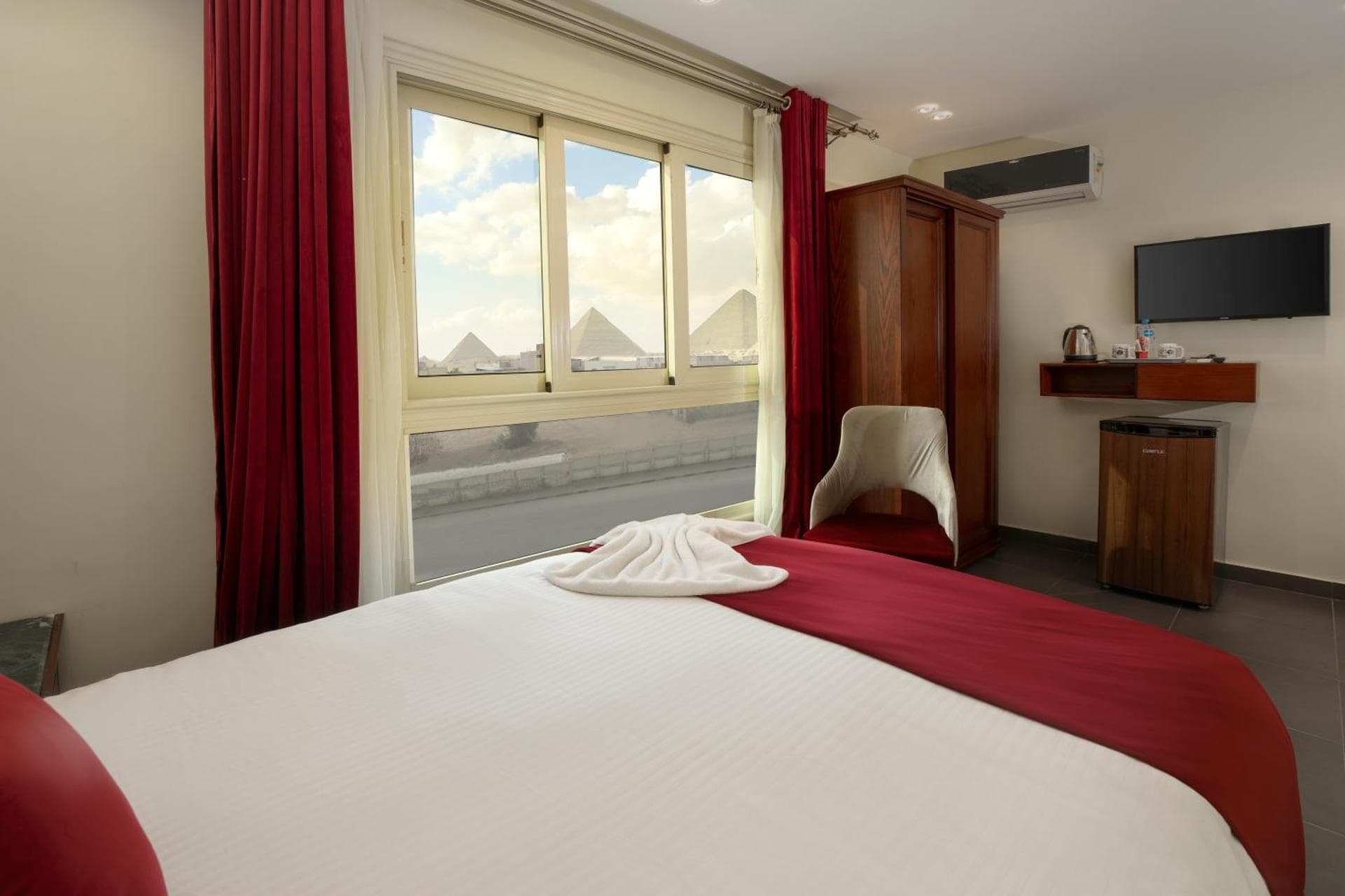 Deluxe Double or Twin Room with Pyramids View