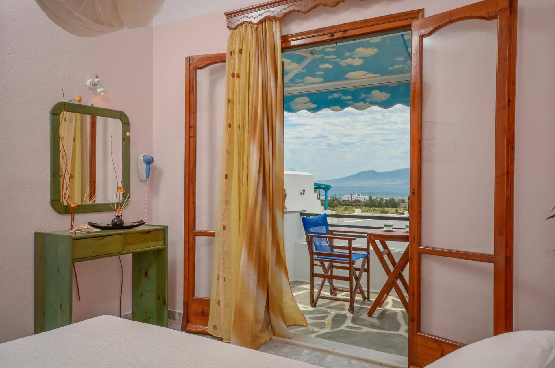 Studio (3 Adults)