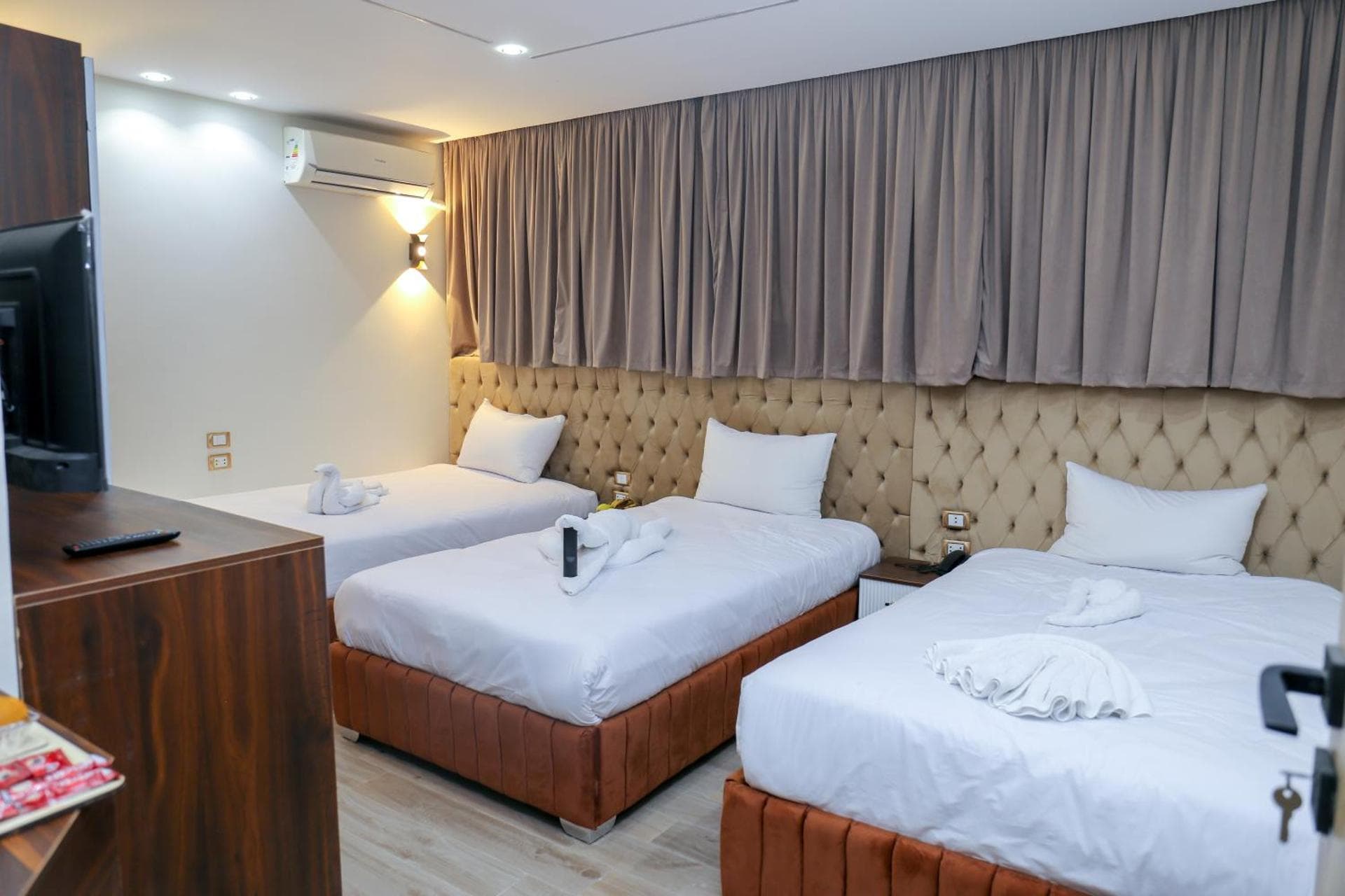 Triple Room with Pyramids View