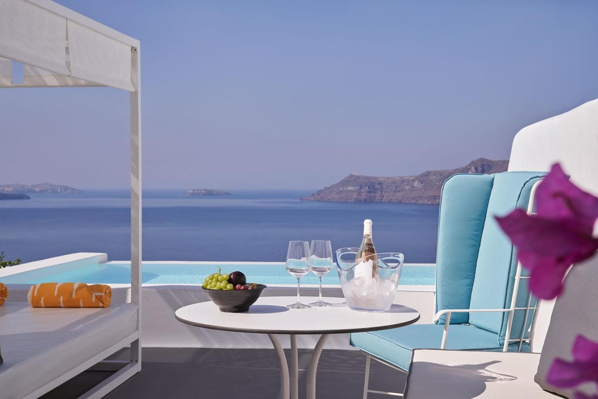 Honeymoon Suite with Pool & Caldera View
