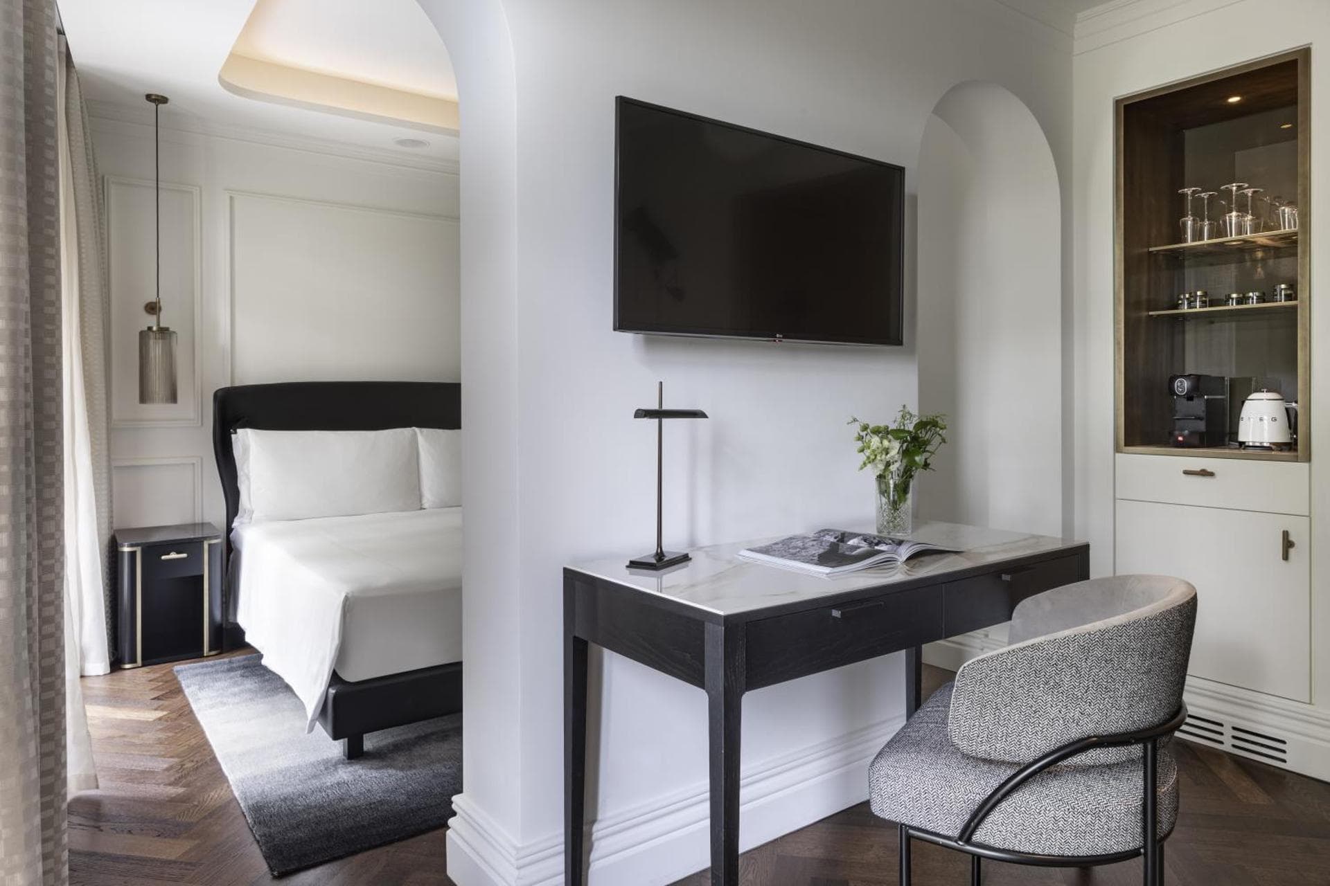 Junior King Suite with Sofa Bed and View