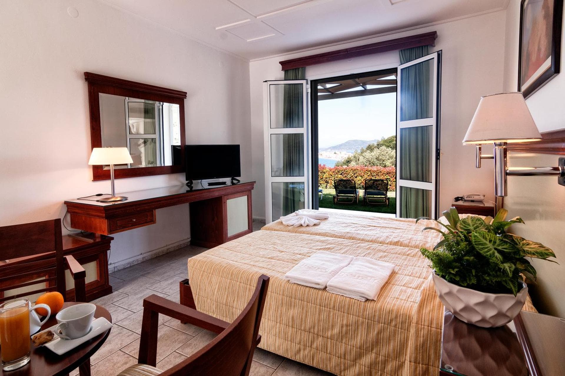 Triple Room with Sea View