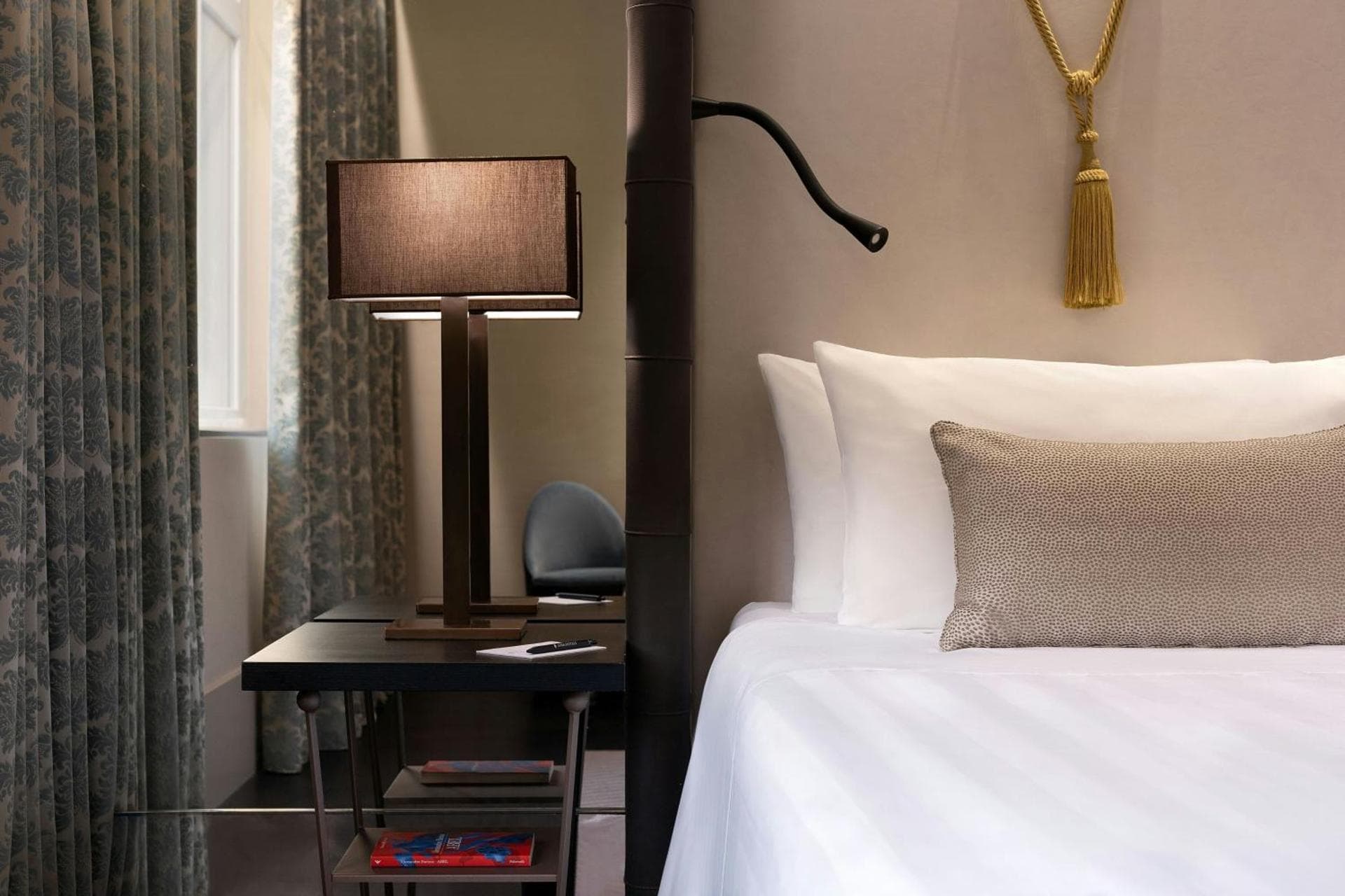 Superior King Room with Urban View