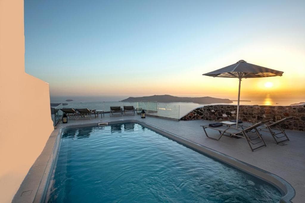 DIAMOND ON THE CLIFF HOTEL & SUITES