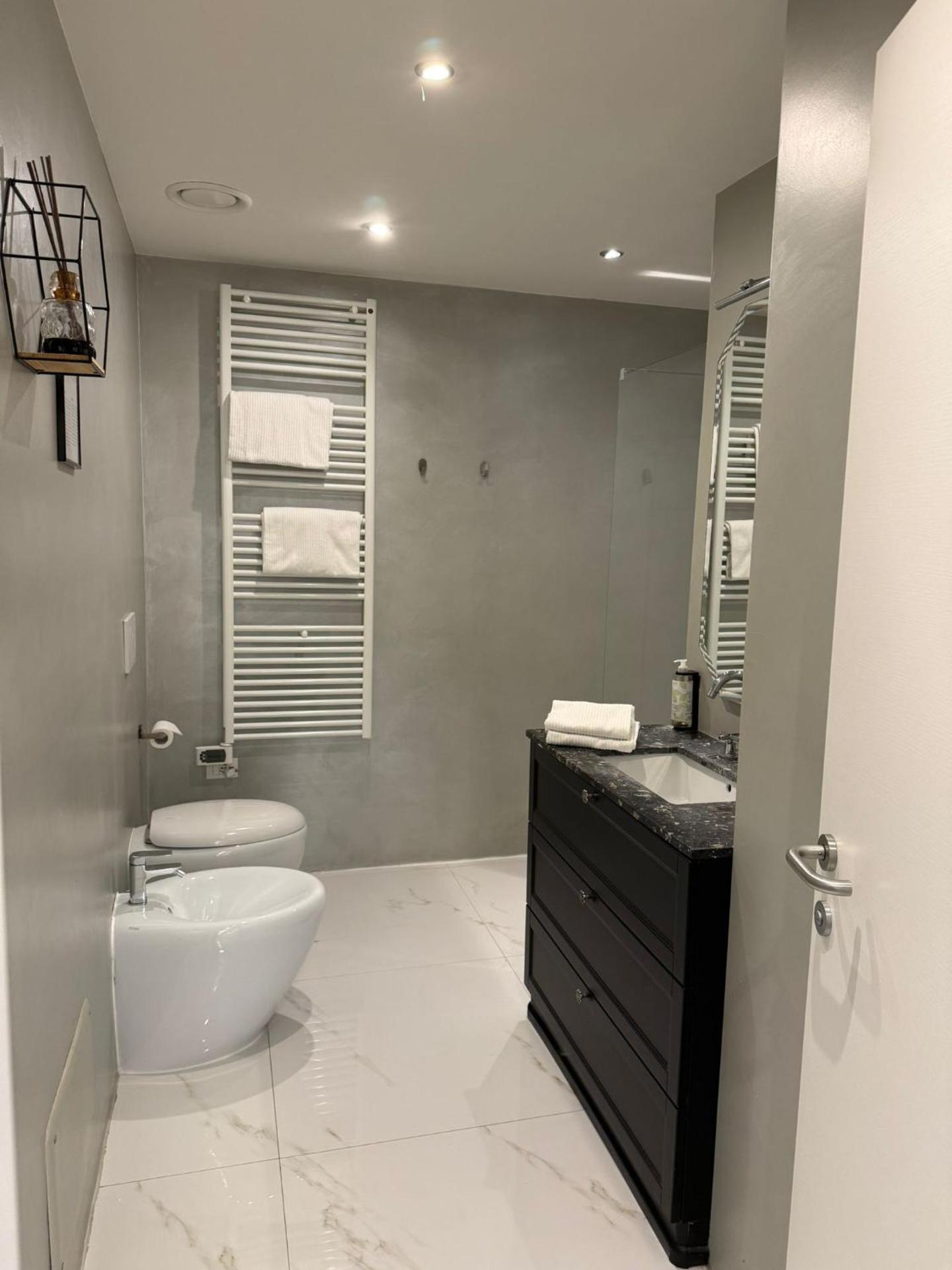 IONIS HOTEL