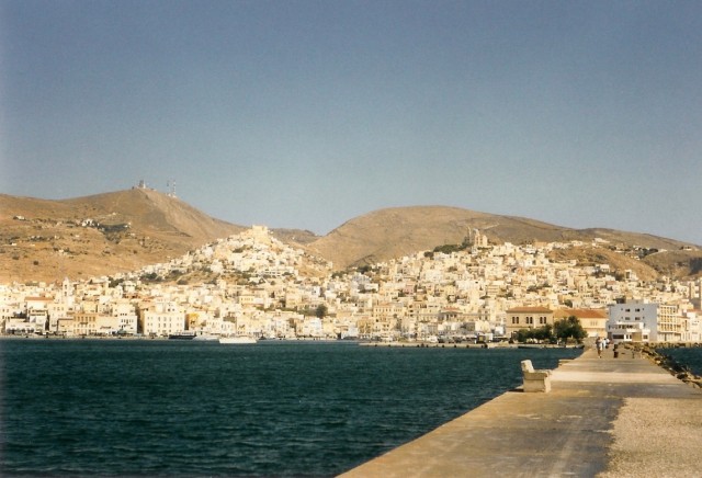 The town of Hermopolis and Ano Syros seen from the breakwater